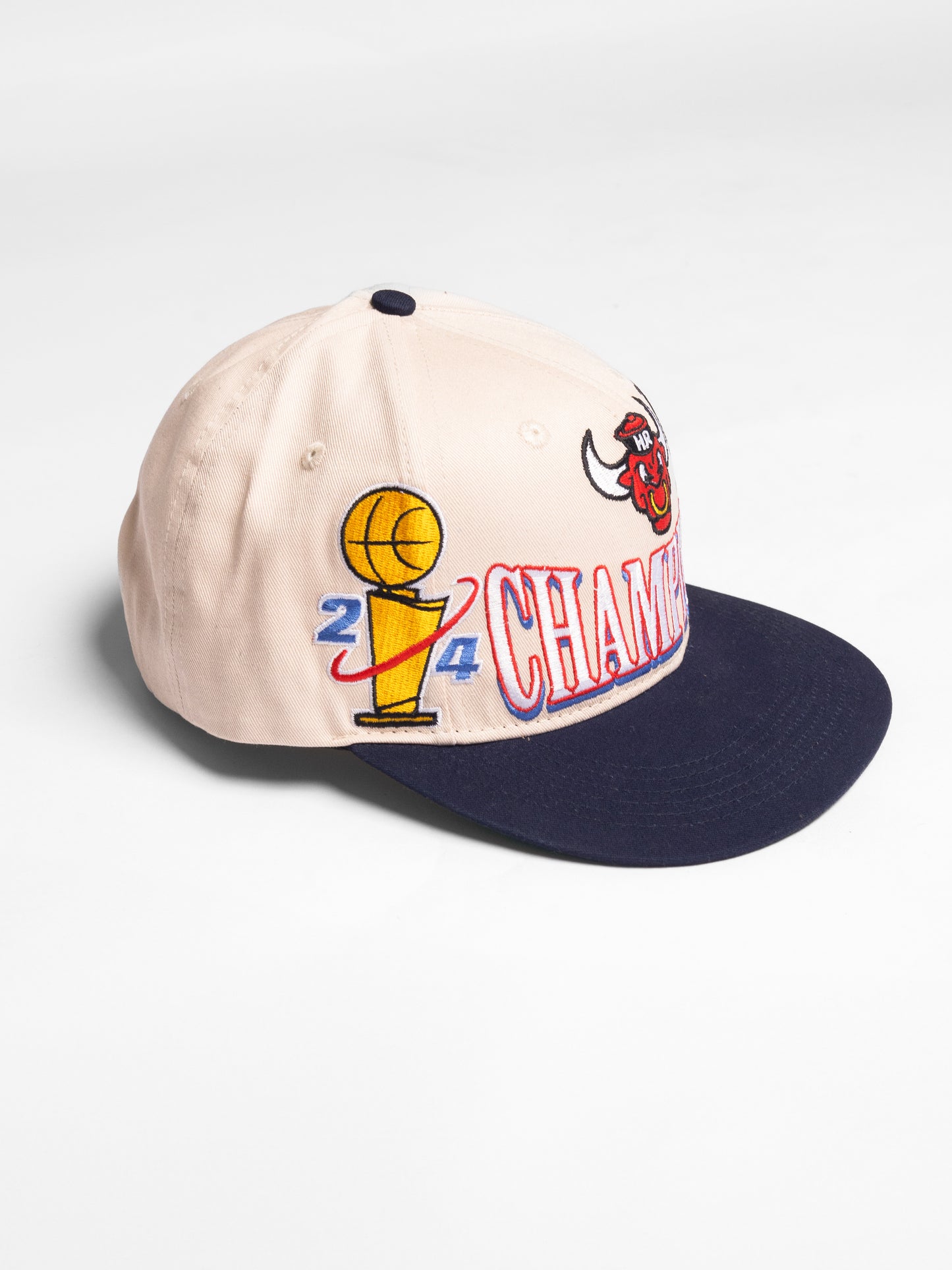 WORLD CHAMPIONS CAP- Cream